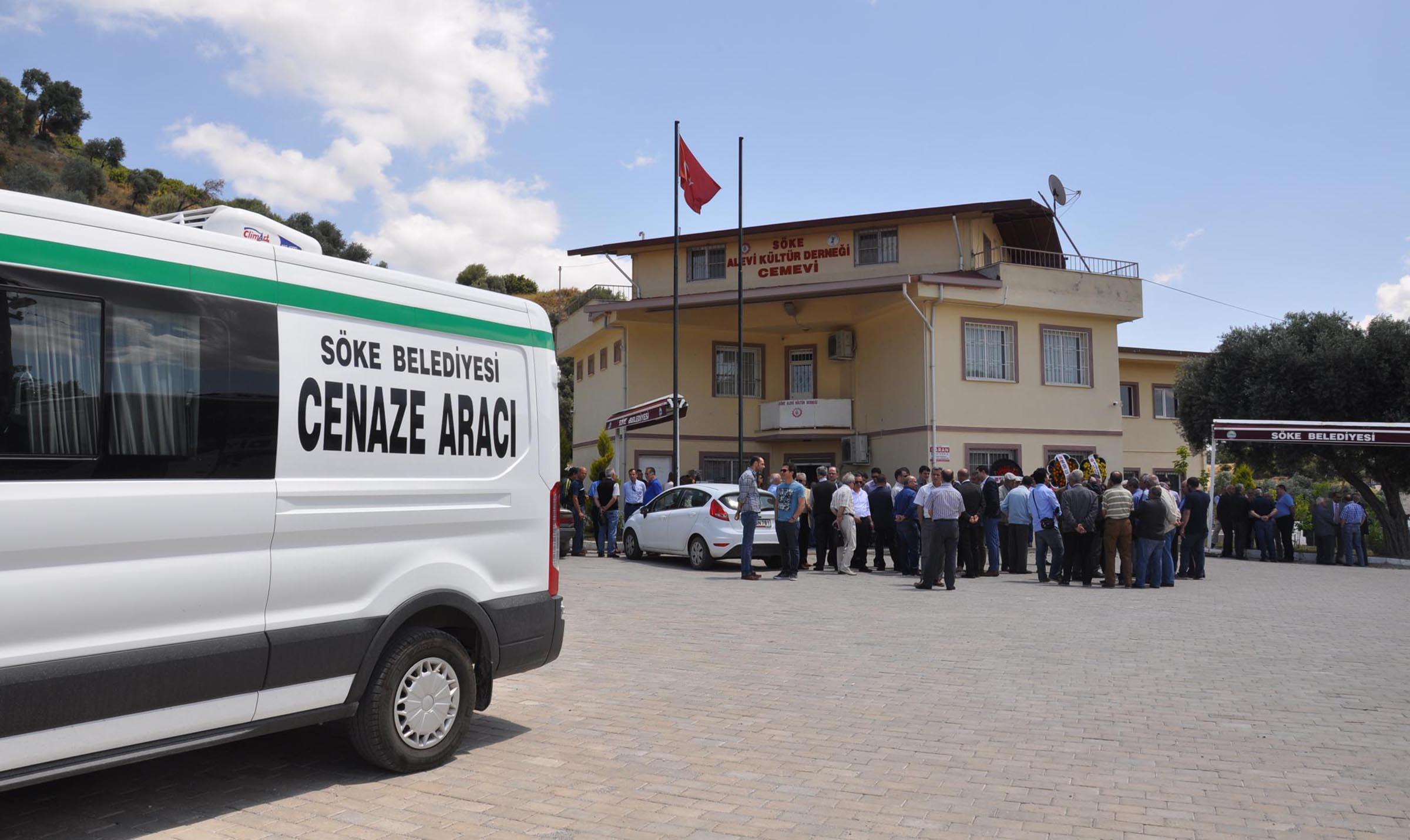 MHPli eski başkan Mehmet Fıratın cenazesi cemevinden kaldırıldı
