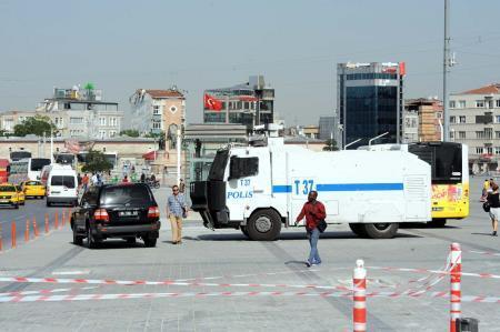 Polis, Gezi Parkına girişe izin vermiyor