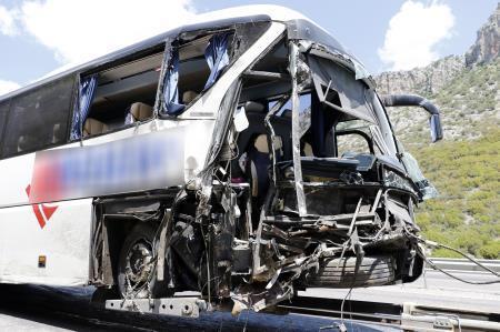 Bir günde 4 otobüs kazası: 5 ölü 101 yaralı
