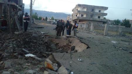 PKKdan polis aracına bombalı saldırı