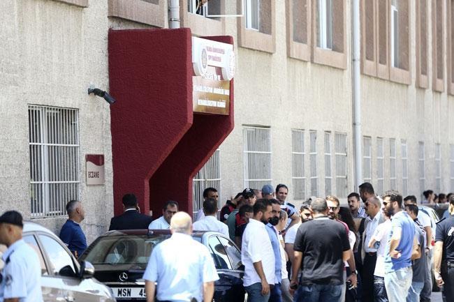 Ankarada üniversite hastanesinde silahlı saldırı: 4 ölü
