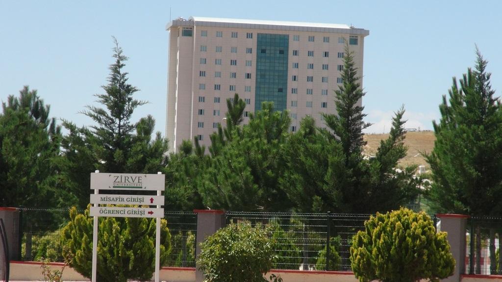 Gaziantep Zirve Üniversitesine kayyum atandı