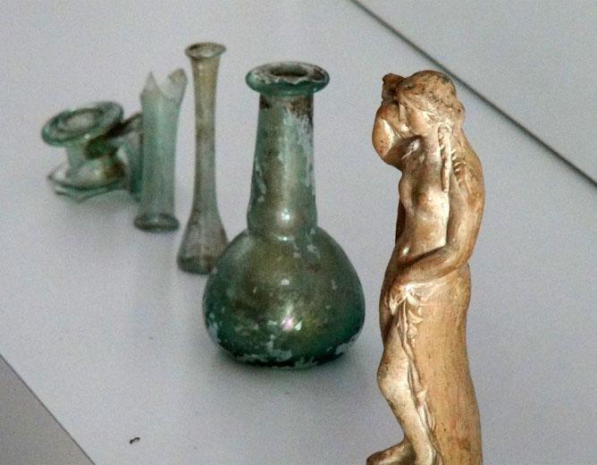 İstanbulda 2 bin yıllık Afrodit heykeli ele geçirildi