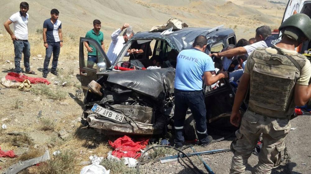 Şırnakta trafik kazası: 2 ölü, 3 yaralı