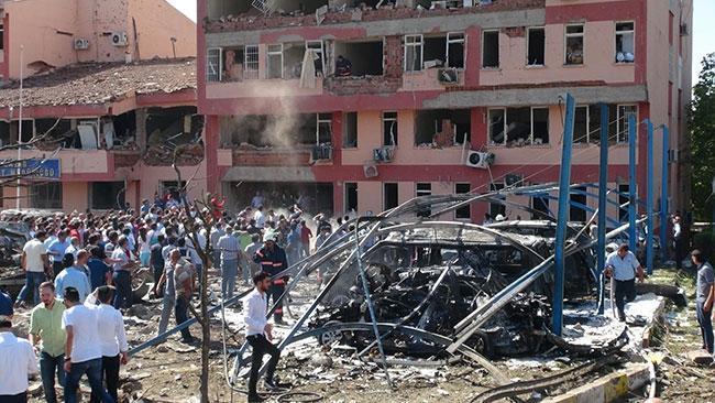 Terör Türkiyeyi kana buladı: 10 şehit, 192 yaralı