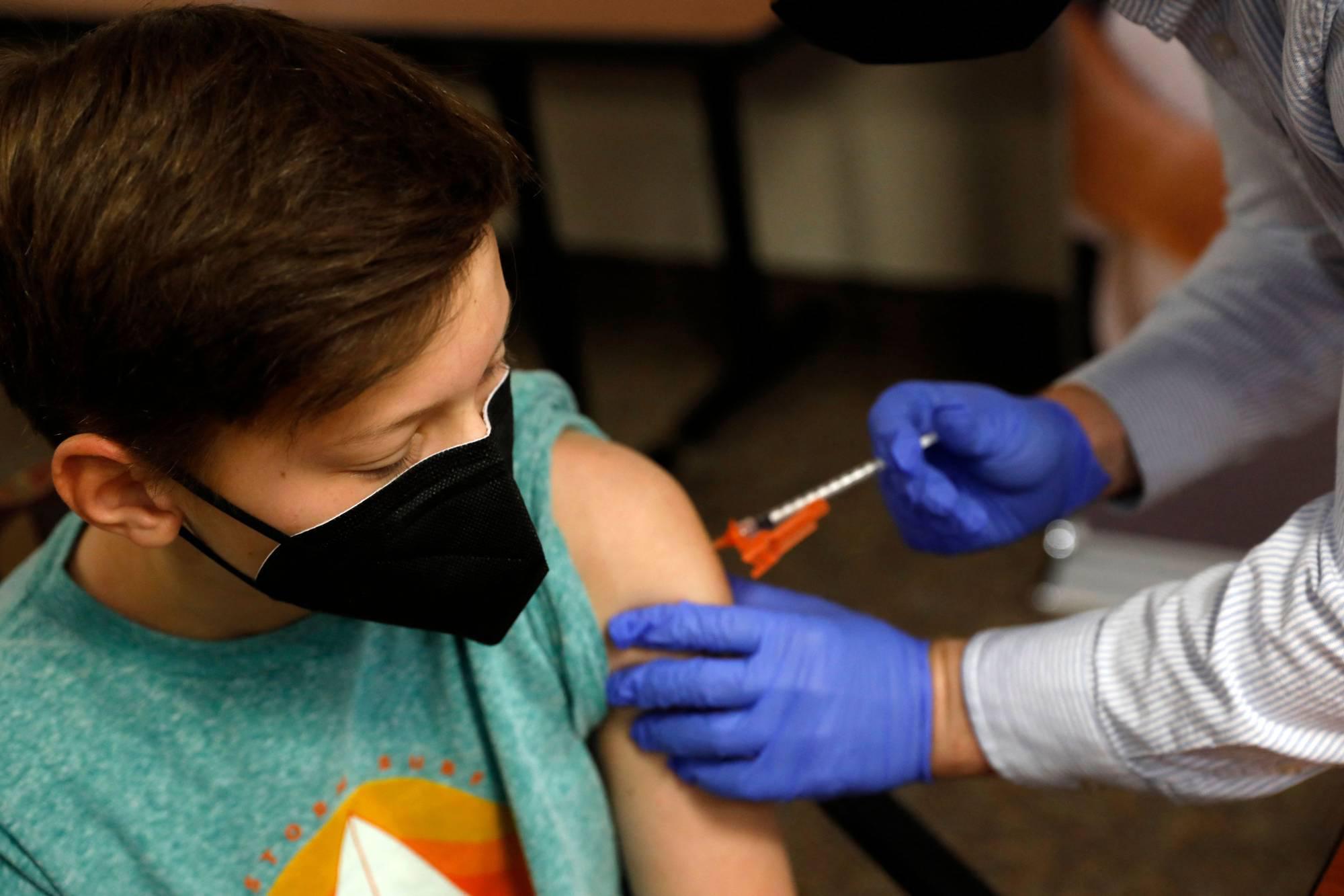 FDA, 5-11 yaş arası çocuklar için BioNTech aşısına izin verdi