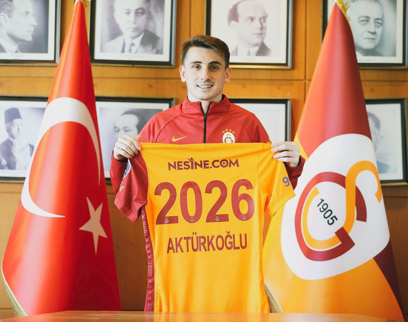 Kerem Aktürkoğlu 5 yıllık yeni sözleşmeye imza attı