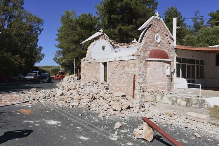 Yunanistanda 6 büyüklüğünde deprem Çok sayıda bina yıkıldı...