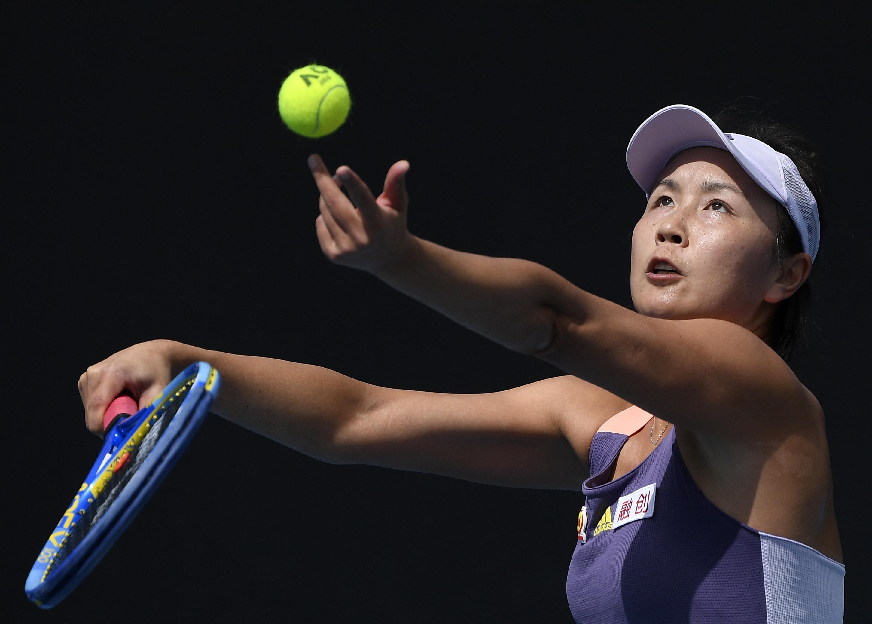 Çinli tenisçi Peng Shuai özgür değil iddiası