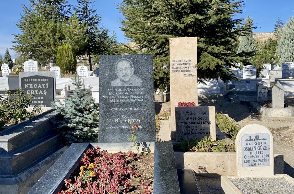 Bozkırın Tezenesi Neşet Ertaş Kırşehirdeki mezarı başında anıldı