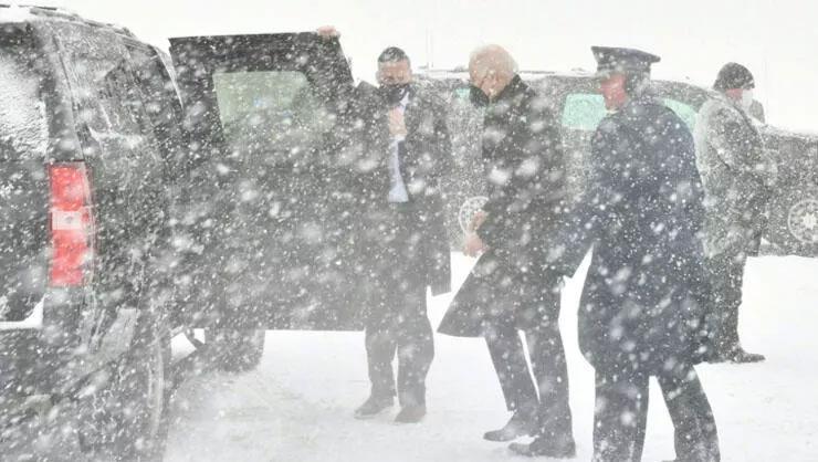 ABD Başkanı Biden kar fırtınasında mahsur kaldı