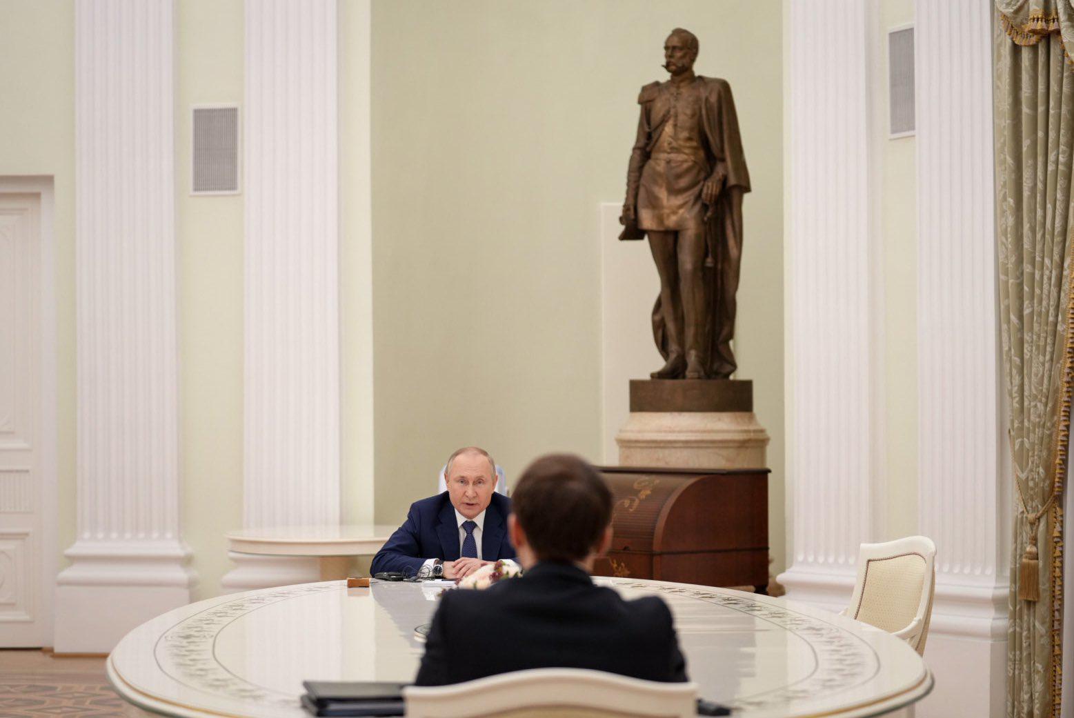 Putin-Macron görüşmesi, dünya basınında: Masa detayı
