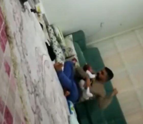 Cani babanın bebeğine acımasızca vurduğu anlar kamerada Tutuklandı
