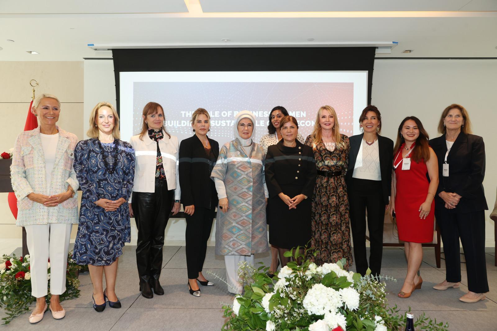 Emine Erdoğan, Çevreye Duyarlı Sürdürülebilir Ekonomi ve İş Kadınlarının Rolü başlıklı konferansa katıldı