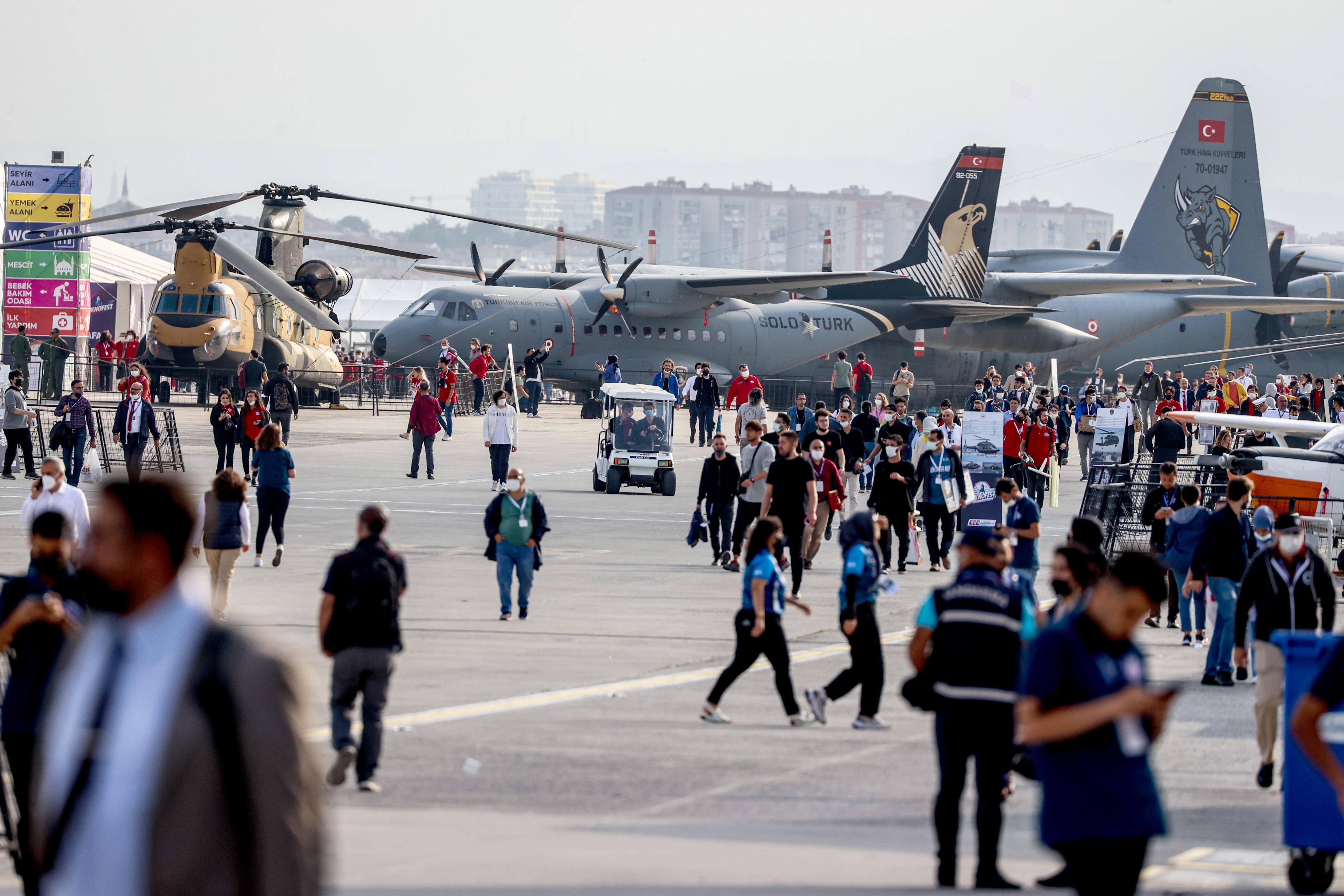 TEKNOFEST İstanbul Havalimanında başladı Ziyaretçiler akın ediyor