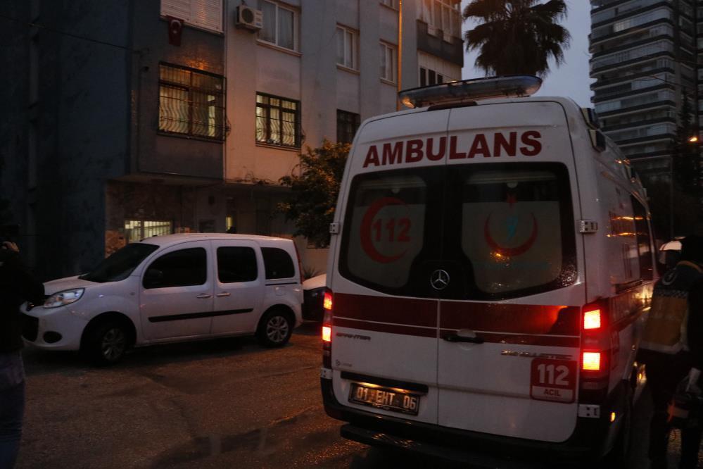 Adanada vahşet İki çocuğun gözleri önünde başlarından vurarak öldürdü