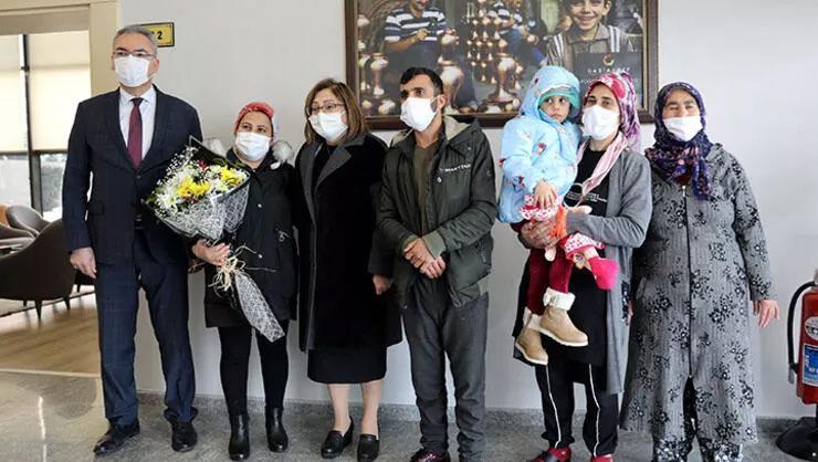 Asiye Ateş, Gaziantep’te çiçeklerle karşılandı