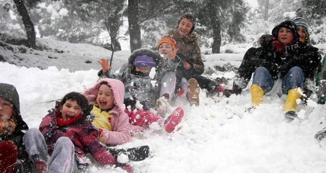 Okullar tatil mi Okullara kar tatili verildi Kent sayısı yükseldi