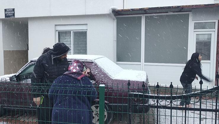 Antalya şehir merkezine 29 yıl sonra kar yağdı