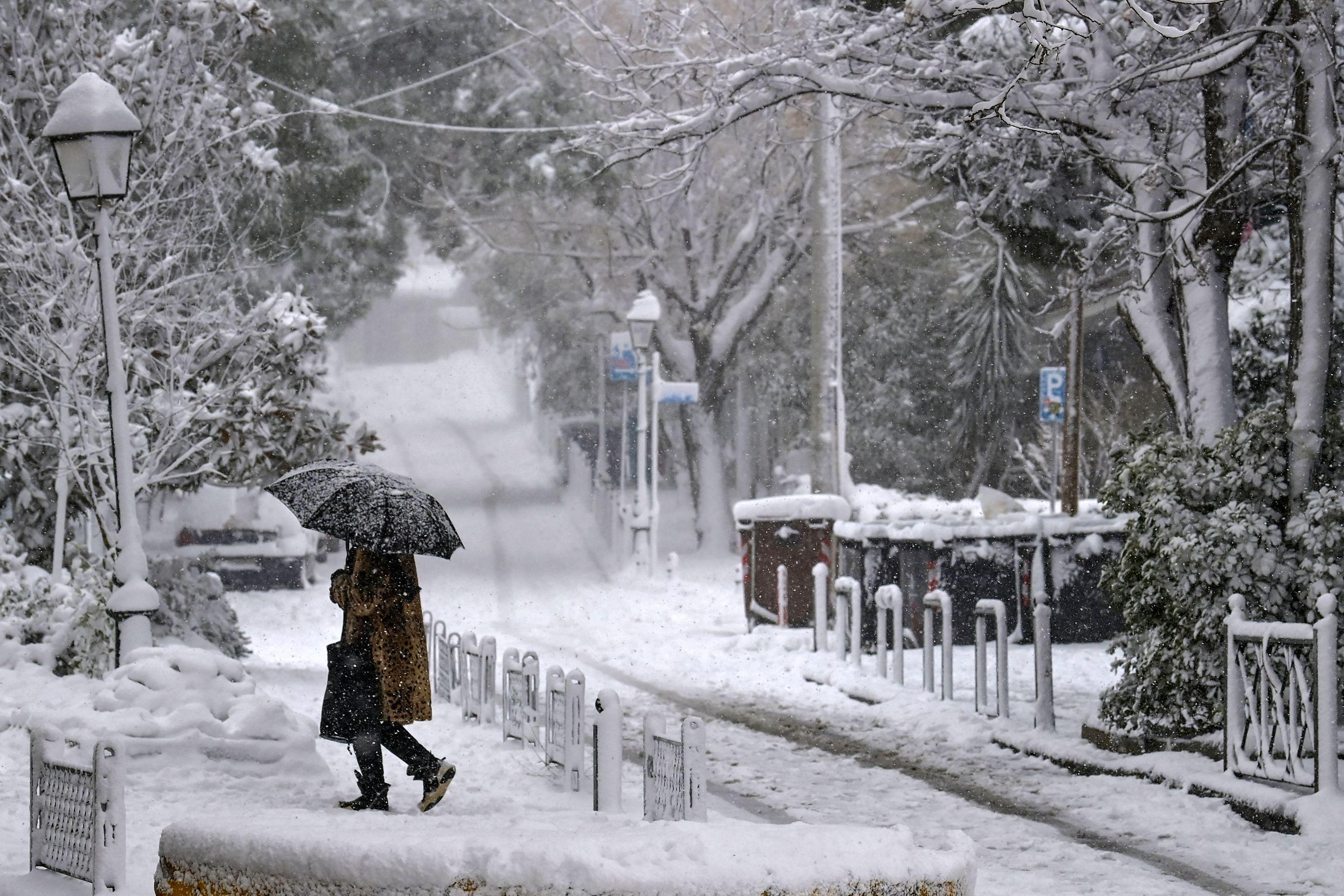 Yunanistanı kar fırtınası vurdu Ordu yardıma çağrıldı