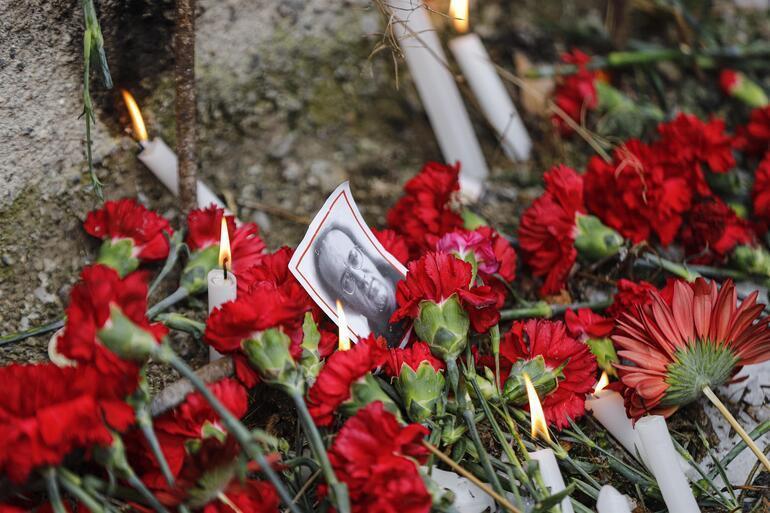 Uğur Mumcu, suikasta uğradığı Ankaradaki evinin önünde anıldı