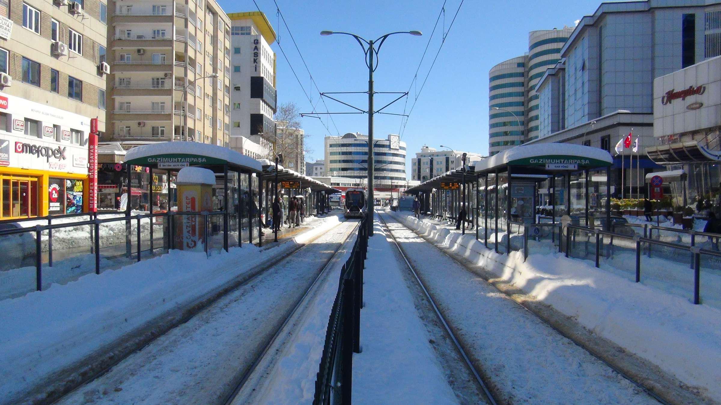 Gaziantepte kar yağışı sonrası yollar ulaşıma açıldı
