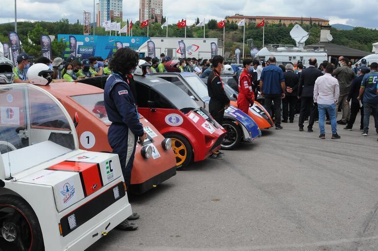 TEKNOFESTte elektrikli araç yarışlarında ödüller sahiplerini buldu