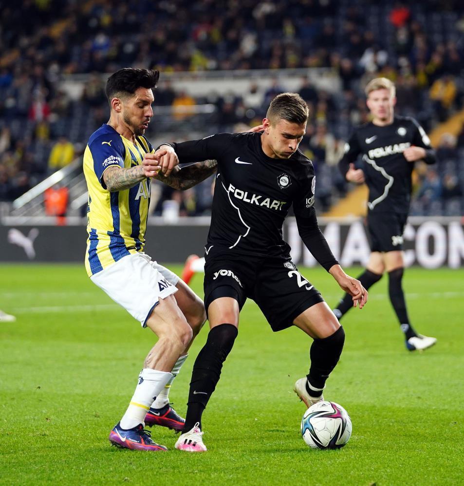 Fenerbahçe sahasında Altayı 2-1 mağlup etti