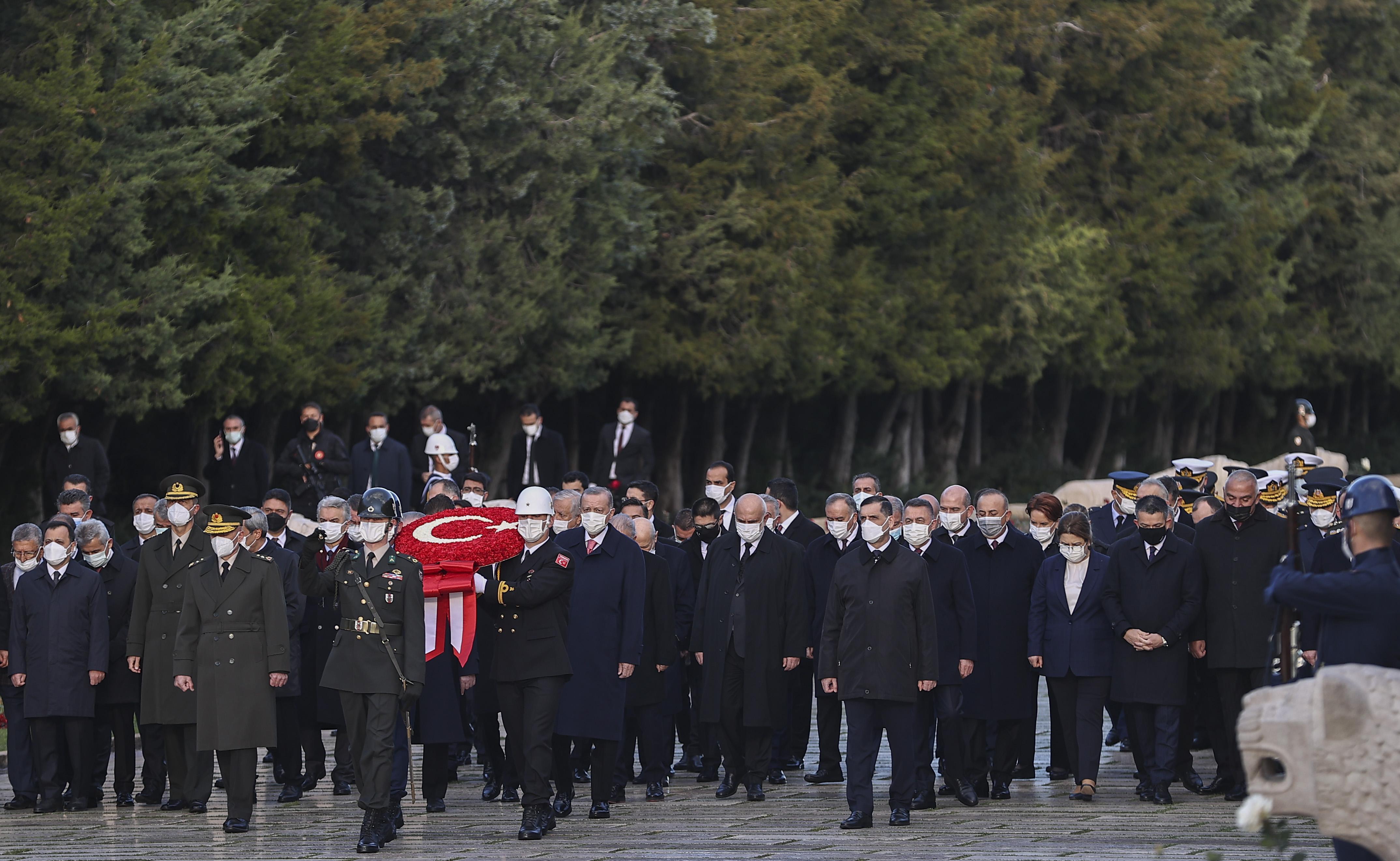 Atatürkü minnetle anıyoruz Cumhurbaşkanı Erdoğan ve devlet erkanı Anıtkabirde