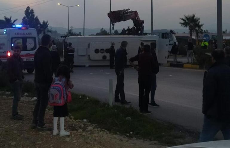 İzmirde 2 midibüs çarpıştı: Çok sayıda yaralı var