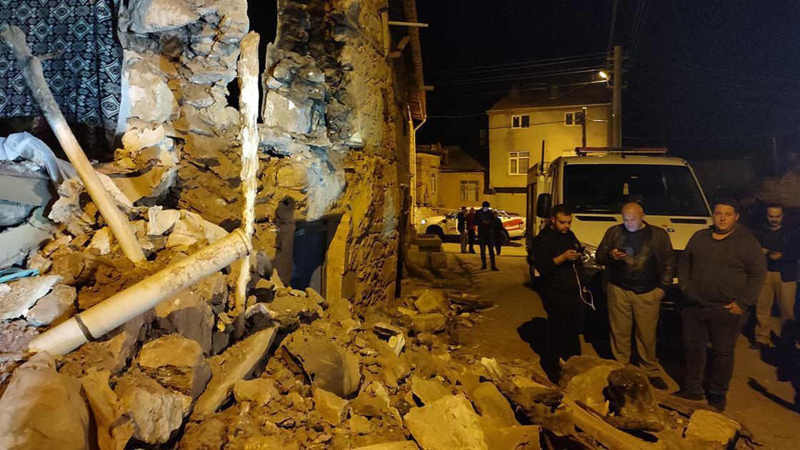 Son dakika depremleri: Konyada şiddetli deprem