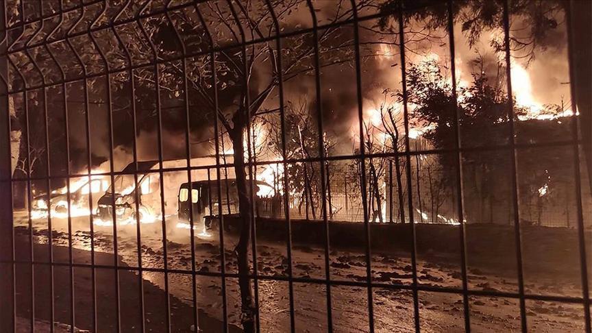 İstanbulda sanayi bölgesinde yangın Patlama sesleri duyuldu