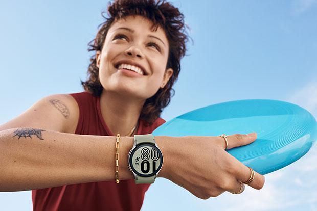 Samsung yeni akıllı saati Galaxy Watch 4ü kullanıcılara sundu