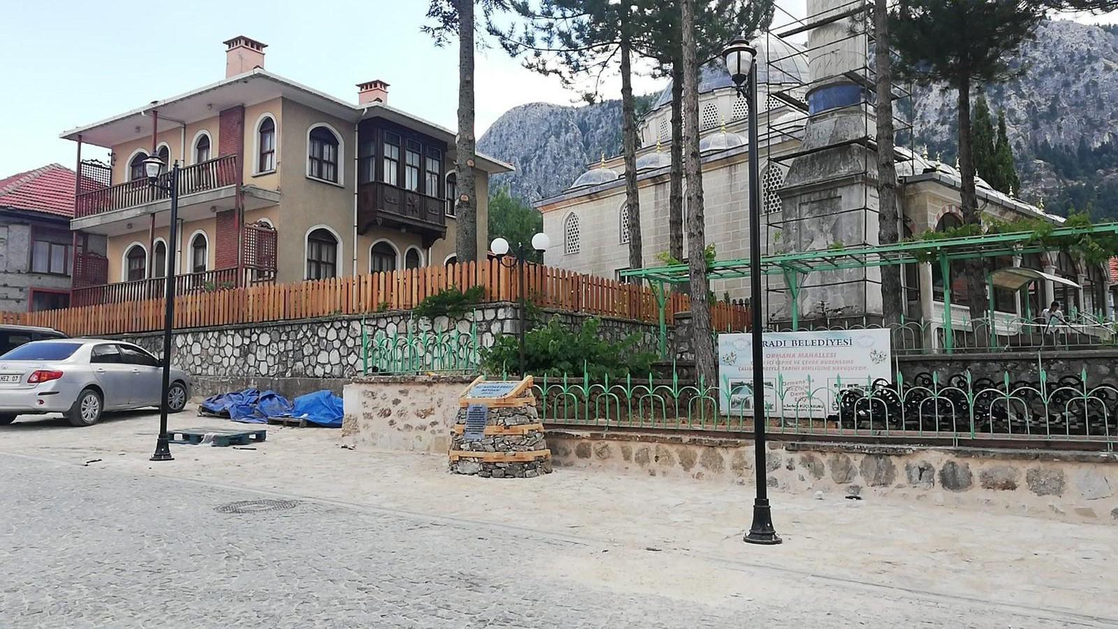 Bakan Ersoyun babasından 500 bin dolarlık vasiyet 48 yapı restore edilecek