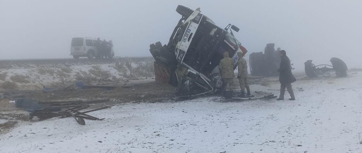 Kars’ta uçak seferleri kar ve sis nedeniyle iptal edildi