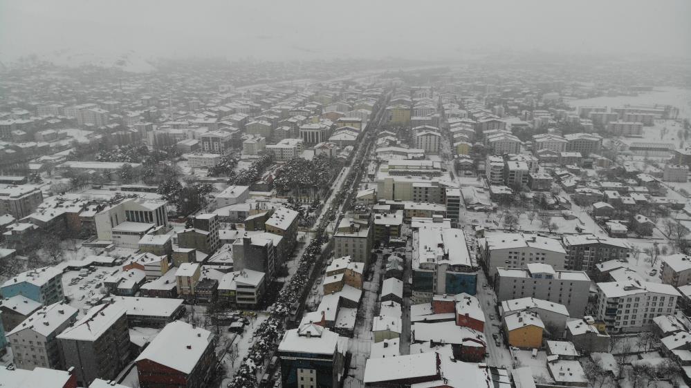 Kar yağışı sonrası hayat durma noktasına geldi