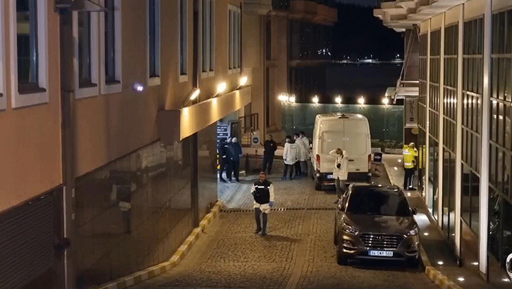 Beşiktaşta otelin 7nci katından düşen kadın hayatını kaybetti