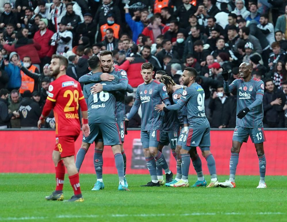 Beşiktaşa kupada büyük şok Kayserispora yenilerek elendi