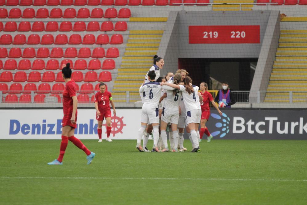 Türkiye A Milli Kadın Futbol Takımı, Sırbistan’a 5-2 yenildi