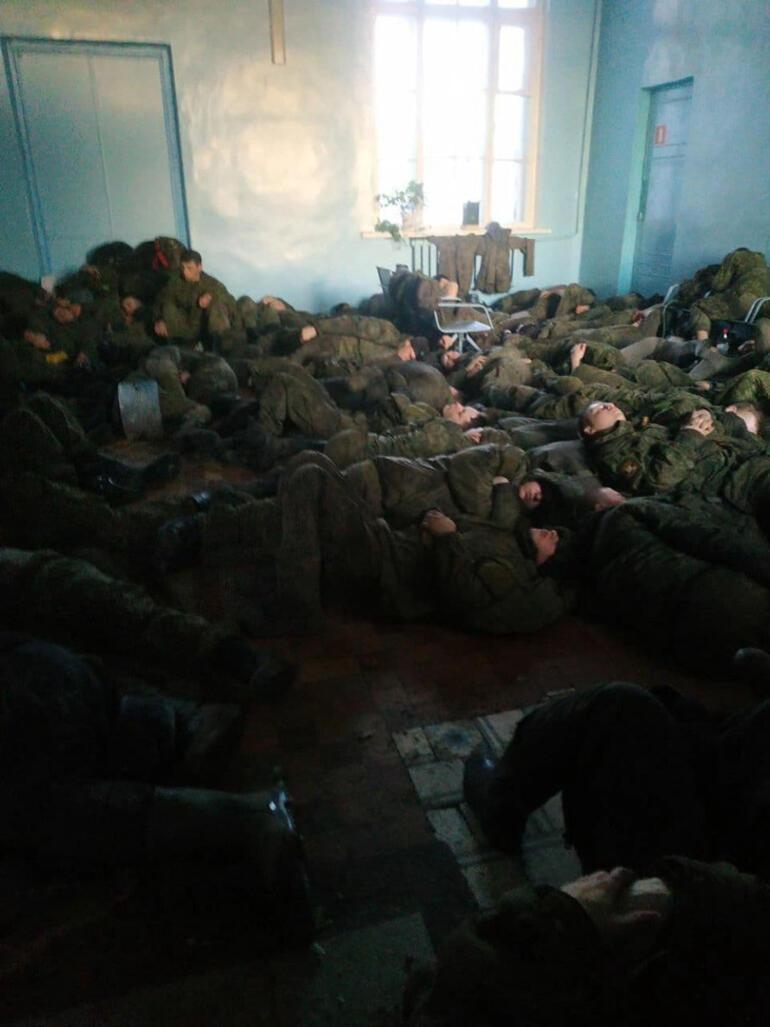 Rus askerler tren garında unutuldu
