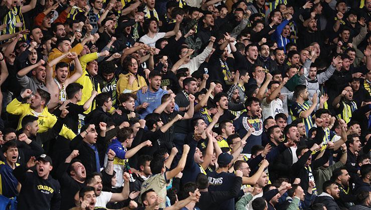 Fenerbahçe Beko - Galatasaray Nef maçına tribünlerin boşaltılması için ara verildi