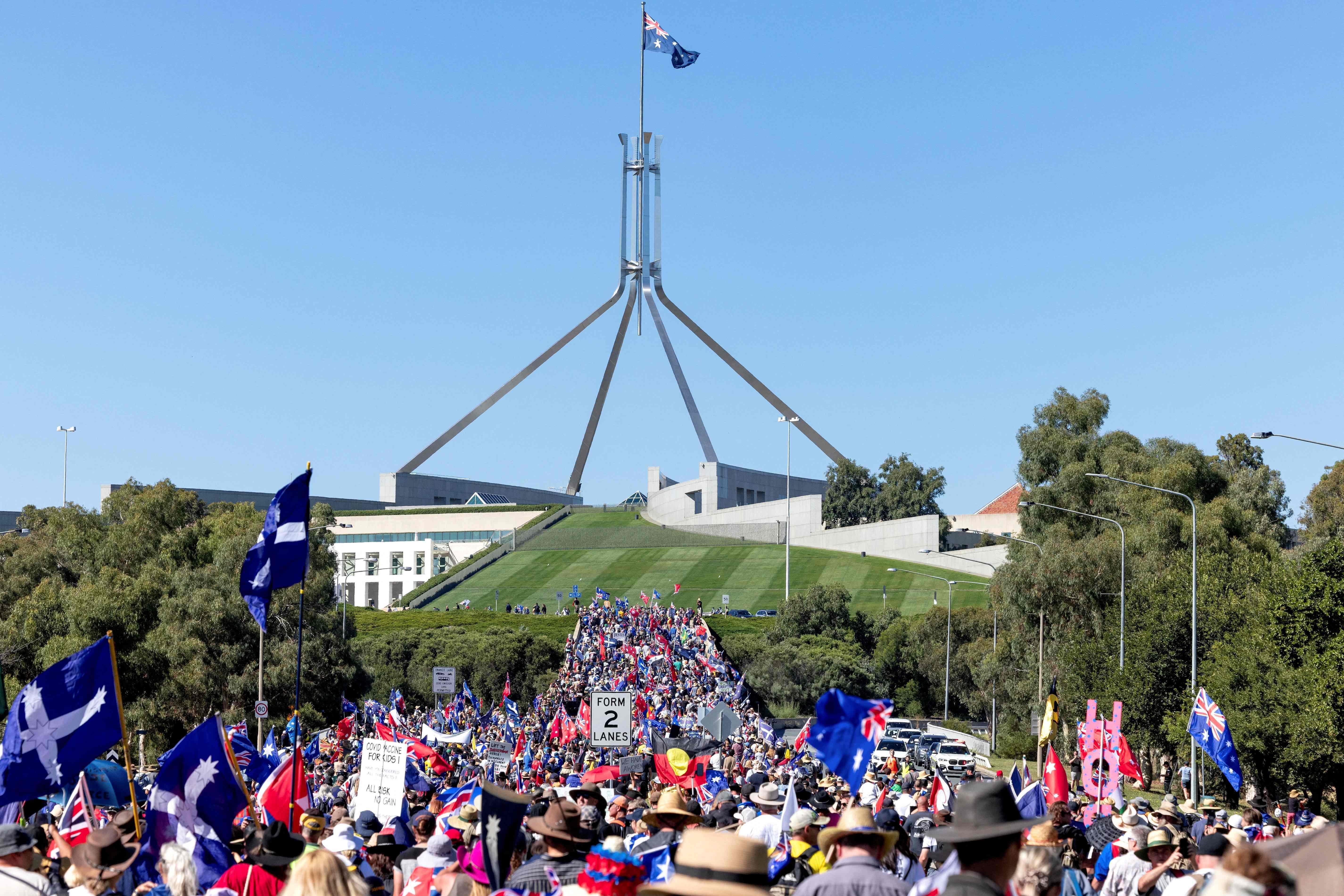Avustralya protestoculara süre verdi