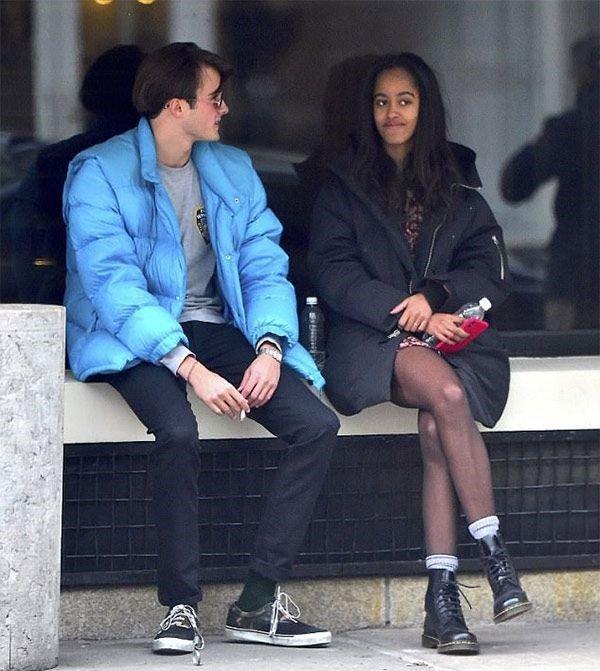 Barack Obamanın kızı Malia İngiliz sevgilisi Rory Farquharson ile kol kola görüntülendi