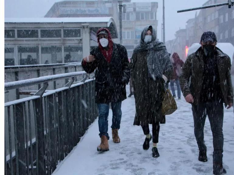 İstanbuldaki kar için yeni uyarı Meteoroloji duyurdu İşte İstanbulda karın yoğunlaşacağı gün