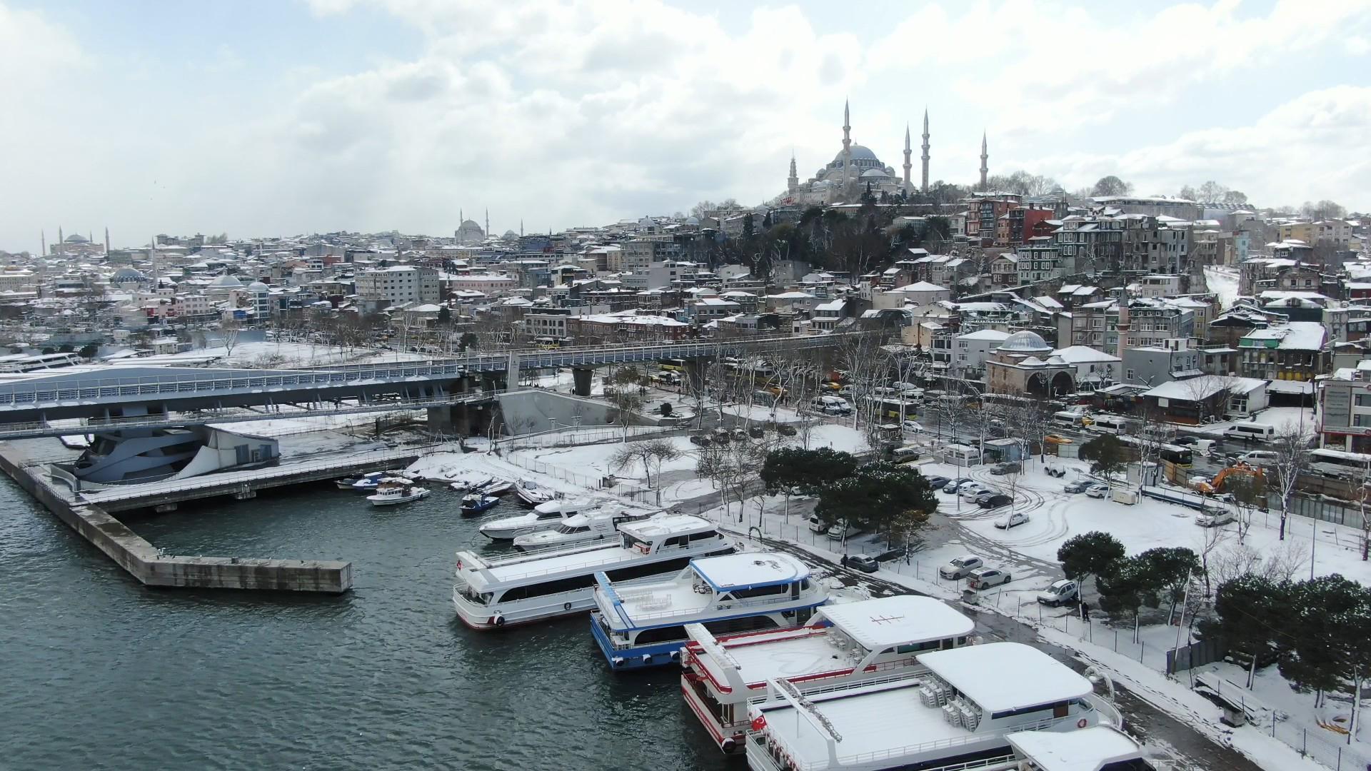 Meteorolojiden İstanbula yeni uyarı Tehlikeli hava durumu, gök gürültülü kar yağışı görülecek