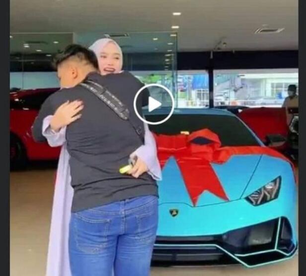 Sebebi olaydan ilginç Hamile kadın, kocasına Lamborghini hediye etti