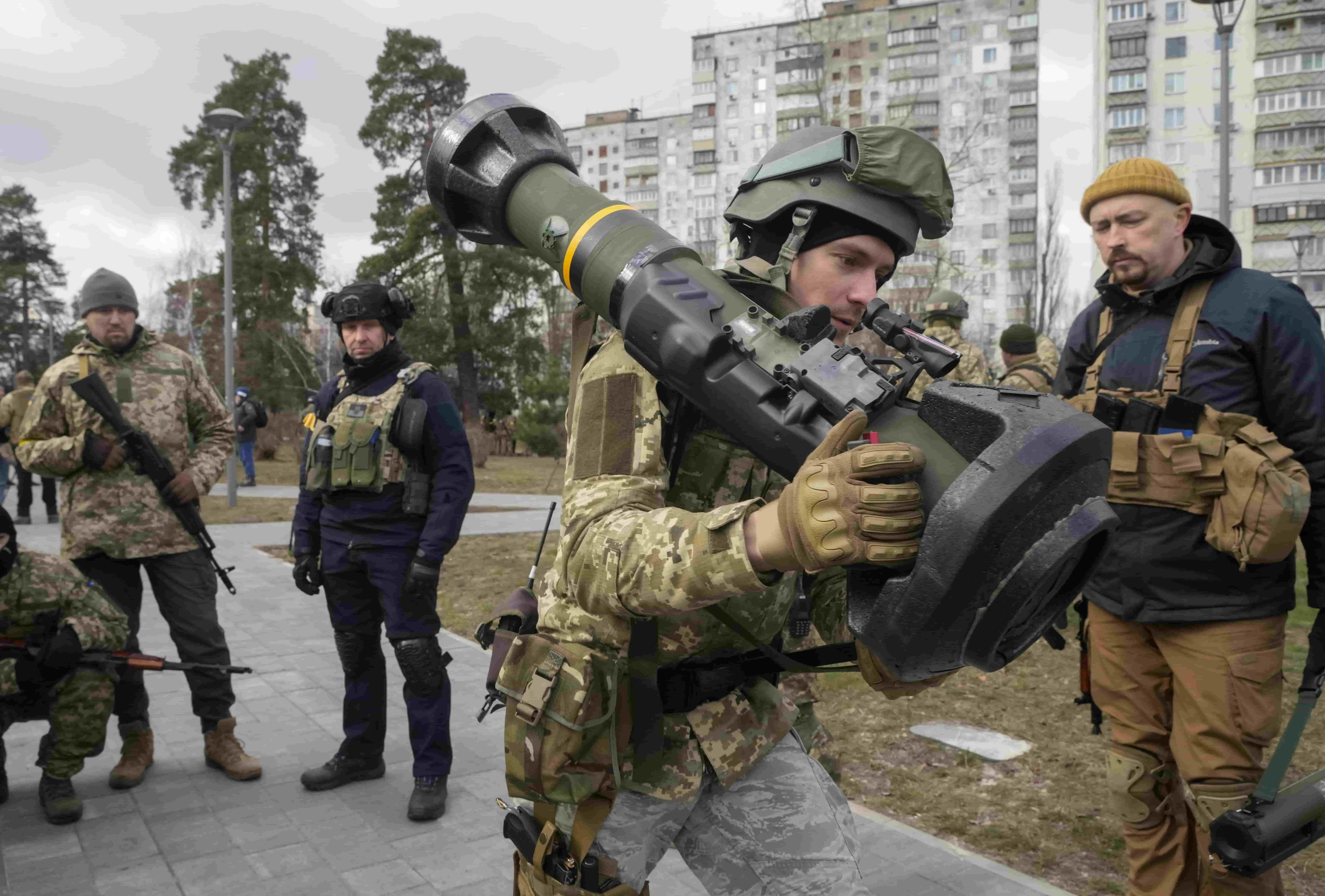 Украинцы отступают. Шведский ПТРК Nlaw. Вооружение ВСУ. Оружие армии Украины.