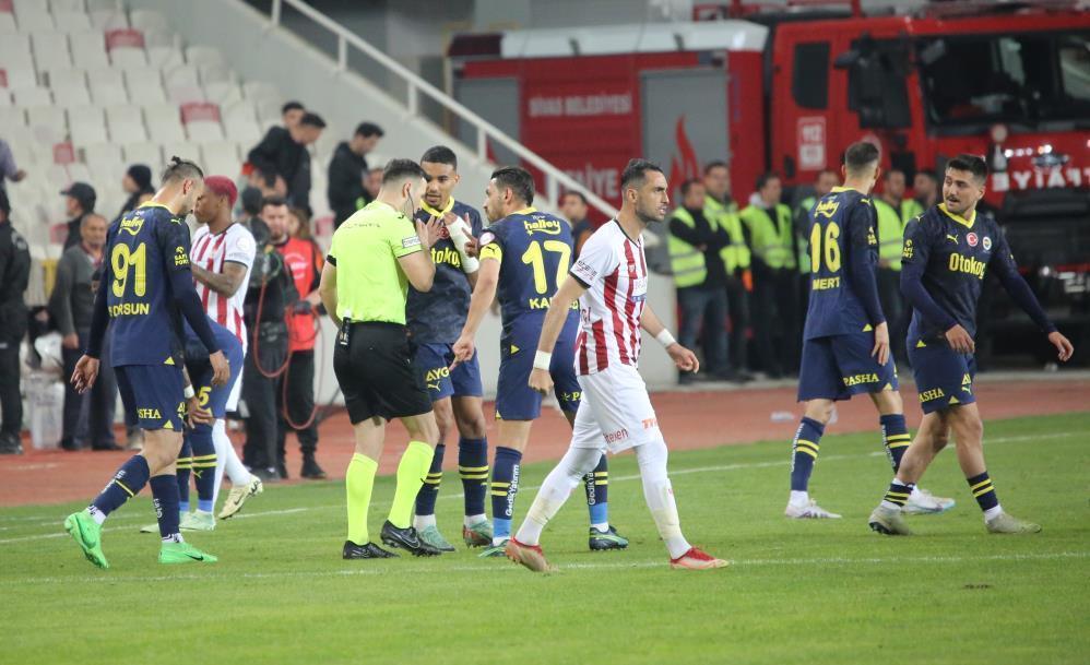 VAR kayıtları açıklandı! İşte Sivasspor-Fenerbahçe maçındaki pozisyonun kaydı