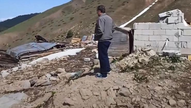 Ne deprem ne heyelan! Evlerini harabe görünce kahroldular