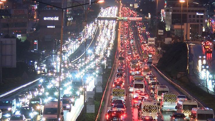 İstanbul'da trafik yoğunluğu yüzde 89’a ulaştı